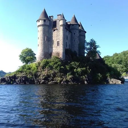 Vue Sur Chalet Beaulieu (Cantal)